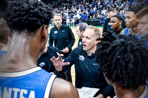 波士顿人！迪班萨谈若能为家乡效力：我能打任何位置 让比赛变好